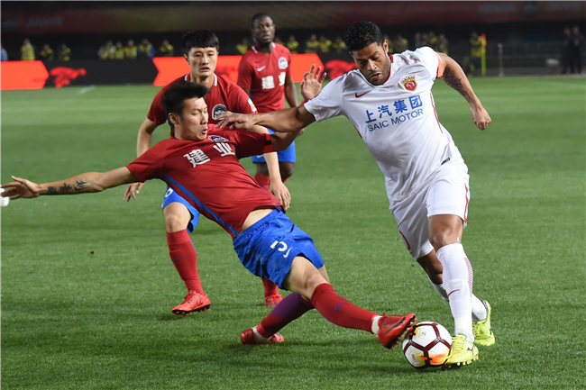 国米2-1凯拉特，劳塔罗两连击破门，奥古斯托远射制胜（国米2-1力擒凯拉特：劳塔罗连击建功，奥古斯托远射制胜）