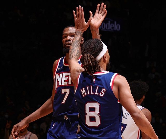 凯恩告别热刺：盼以好人好球员之名永载队史（凯恩挥别热刺：愿以品德与球技长存队史）