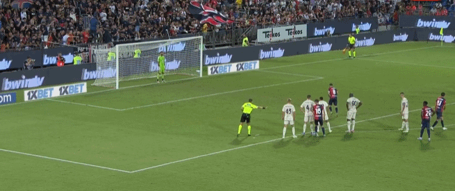 判决书：原北京人和球员陈某因多次受贿，判处有期徒刑一年半