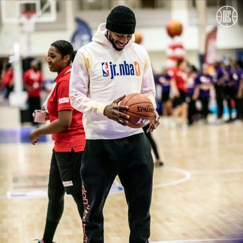 切尔西征战欧冠，帕尔默与德拉普缺阵成隐忧（切尔西出征欧冠，帕尔默与德拉普缺席增添隐患）