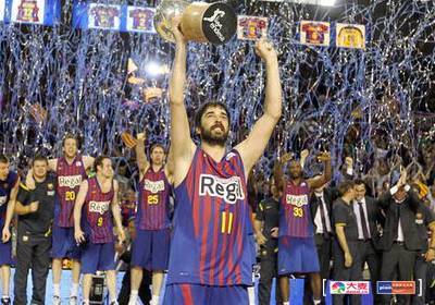 广厦半场53-44领先北京，胡金秋21分翟晓川9分（半场战罢，广厦53-44领先北京：胡金秋21分、翟晓川9分）