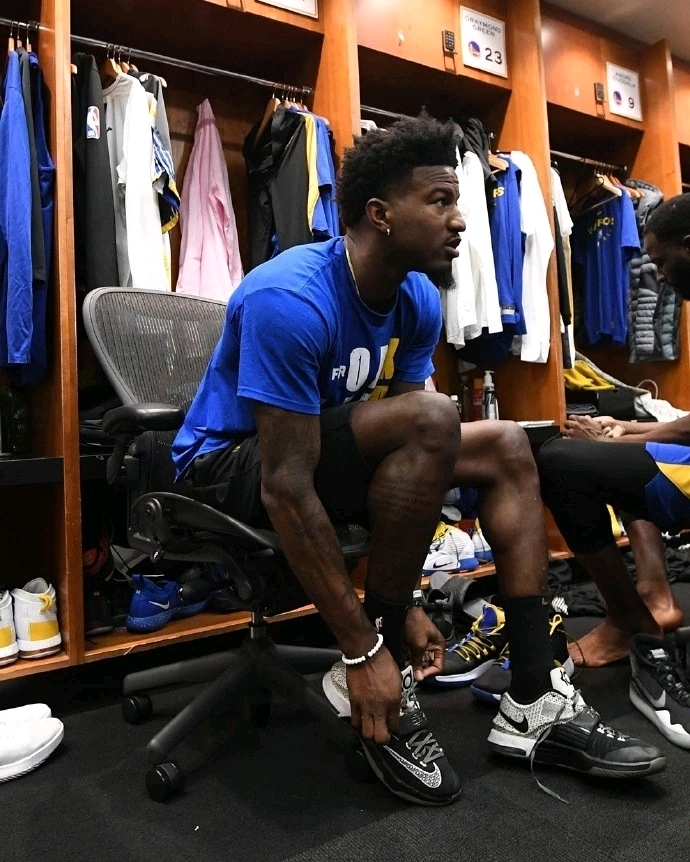 马卡：阿隆索安排多名青训和一线队训练，其中包括雷耶斯儿子（马卡：阿隆索召集多名青训球员与一线队合练，雷耶斯之子在列）