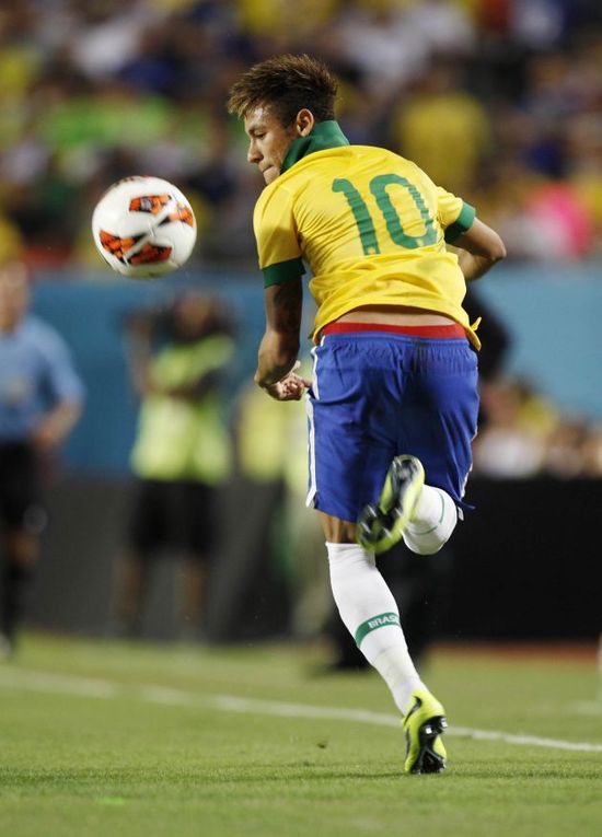 干净又卫生！贝克汉姆晒印度行学习制作美食视频（清爽又放心！贝克汉姆印度之旅晒学做美食视频）