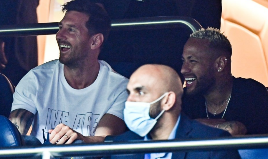 图片报：法比奥-席尔瓦渴望参加世界杯，正推动冬窗离开多特（图片报：为争世界杯席位，法比奥-席尔瓦正推动冬窗离开多特蒙德）