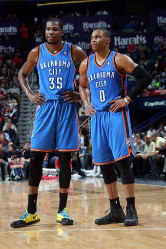 武汉盛帆黄鹤女篮斩获三连胜，队长王佳琦砍下本赛季首个“三双”（武汉盛帆黄鹤女篮豪取三连胜，队长王佳琦收获赛季首个三双）